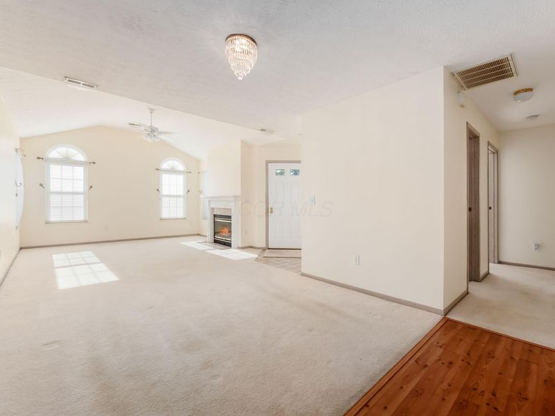3832 Falls Circle Drive, Unit 22, Hilliard, OH 43026 Photo 17