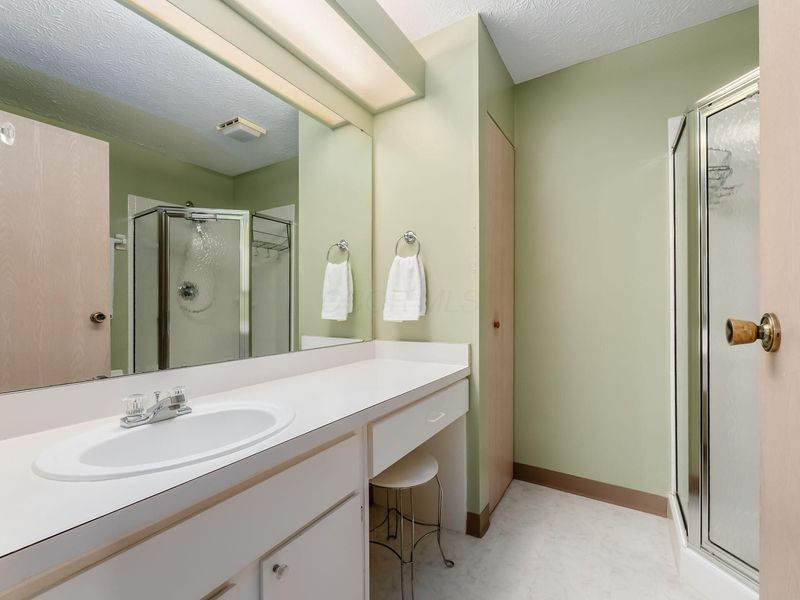 3832 Falls Circle Drive, Unit 22, Hilliard, OH 43026 Photo 21