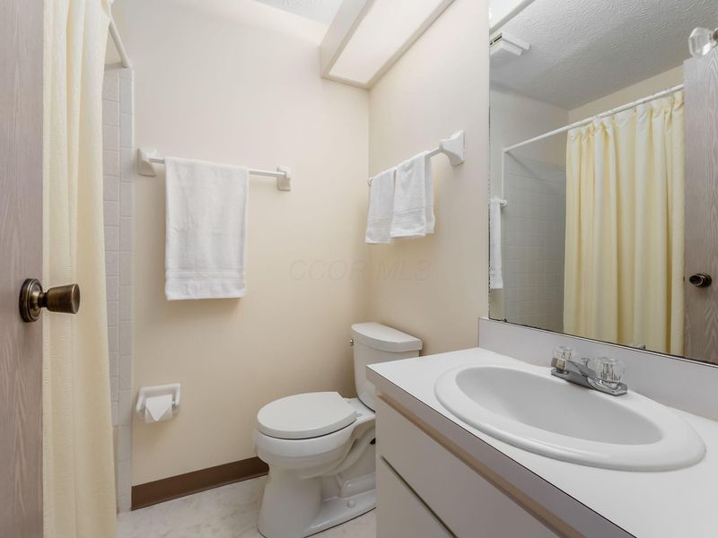 3832 Falls Circle Drive, Unit 22, Hilliard, OH 43026 Photo 27