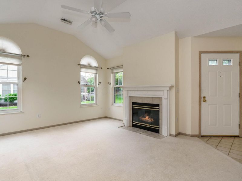 3832 Falls Circle Drive, Unit 22, Hilliard, OH 43026 Photo 7