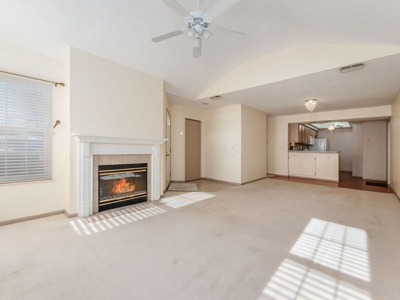 3832 Falls Circle Drive, Unit 22, Hilliard, OH 43026 Photo 8