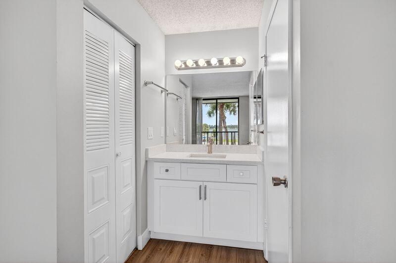 752 Executive Center Drive, Unit 24, West Palm Beach, FL 33401 Photo