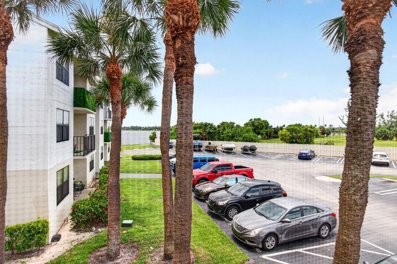 752 Executive Center Drive, Unit 24, West Palm Beach, FL 33401 Photo