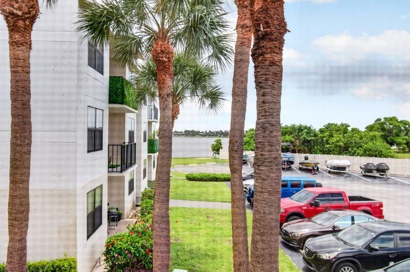 752 Executive Center Drive, Unit 24, West Palm Beach, FL 33401 Photo