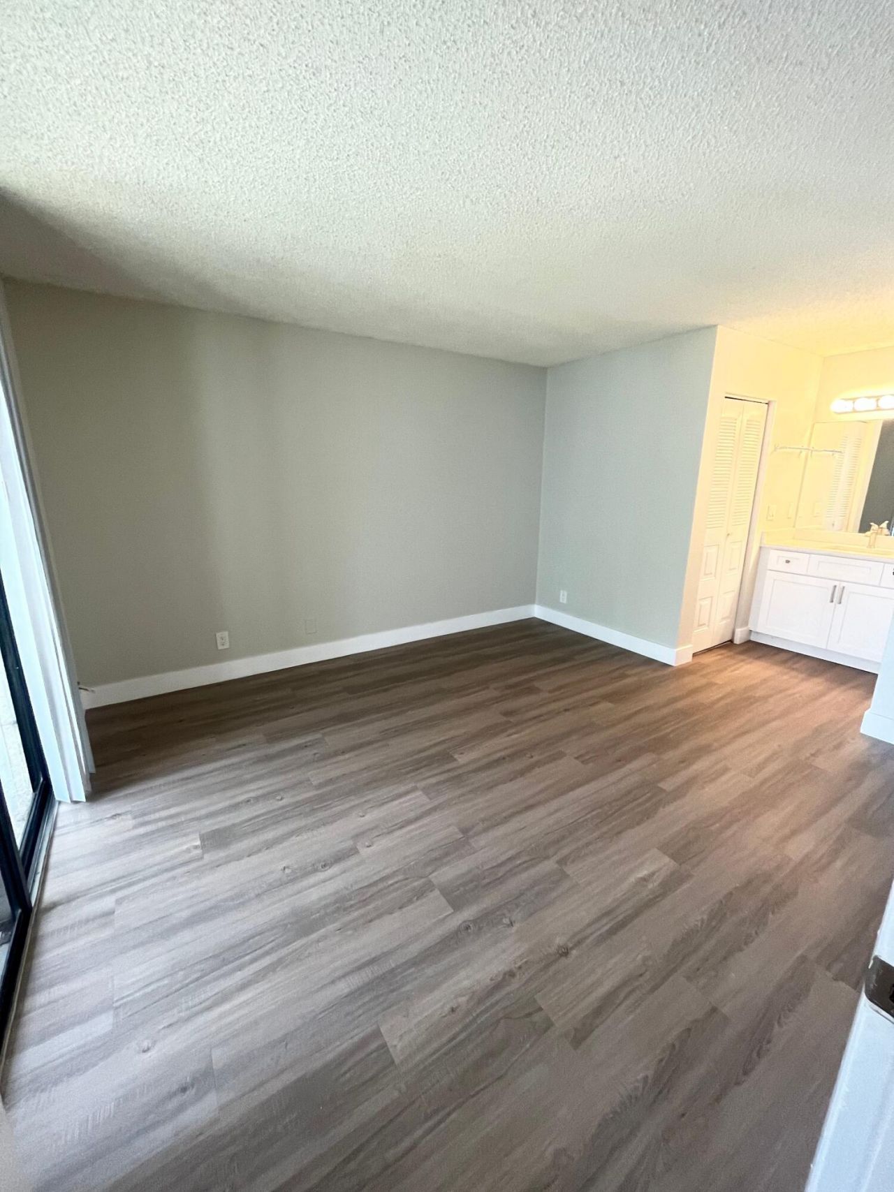 752 Executive Center Drive, Unit 24, West Palm Beach, FL 33401 Photo