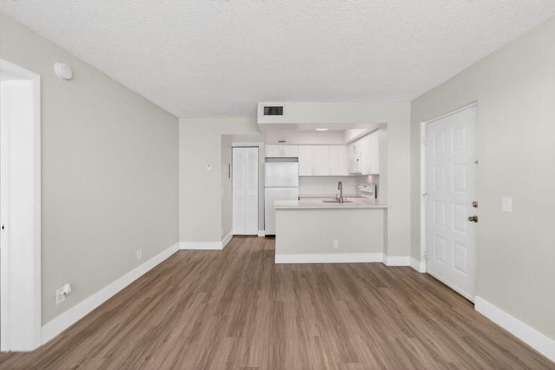 752 Executive Center Drive, Unit 24, West Palm Beach, FL 33401 Photo