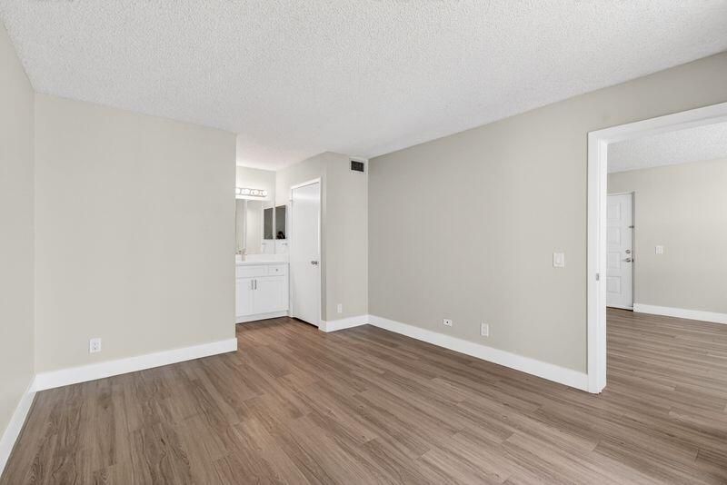 752 Executive Center Drive, Unit 24, West Palm Beach, FL 33401 Photo