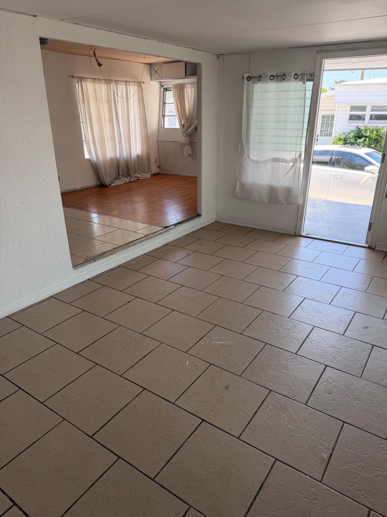 820 SW 1st Place, Hallandale Beach, FL 33009 Photo
