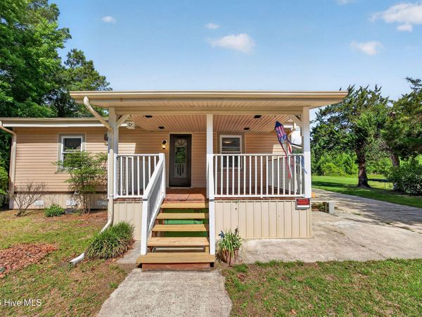1033 Old Northeast Road , Hallsboro, NC 28442