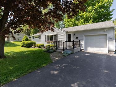 43 Richlee Drive , Camillus, NY 13031