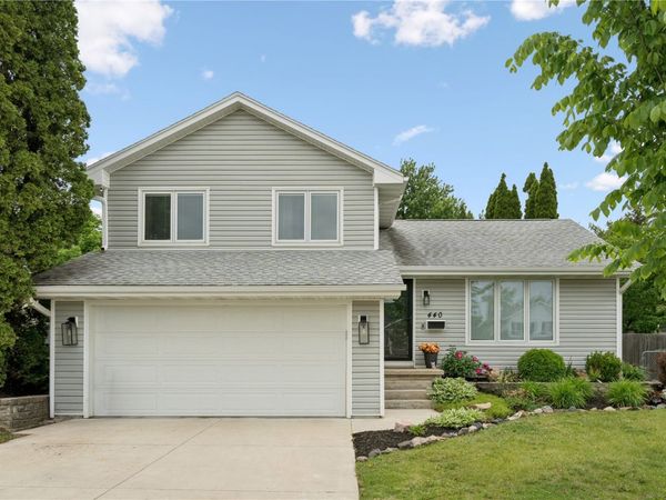 440 Peace Avenue NW, Cedar Rapids, IA 52405
