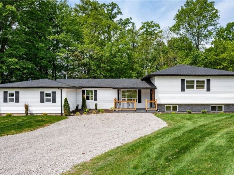 3185 Corvus Drive , Zanesville, OH 43701 Photo 2