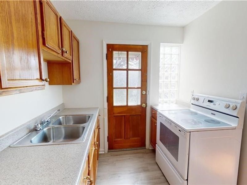 20470 Lake Shore Boulevard , Euclid, OH 44123 Photo 45