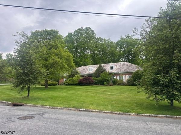 47 Dorison Dr, Millburn, NJ 07078