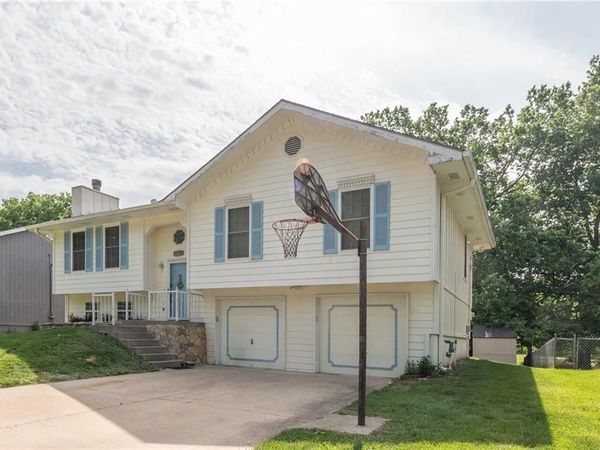 6814 N Liberty Street, Kansas City, MO 64118
