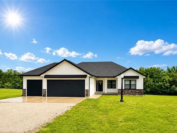 120 SE 471st Road, Warrensburg, MO 64093