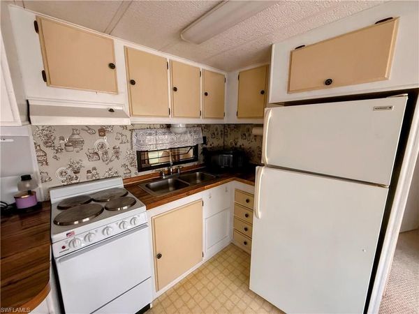 15 Fountain View BLVD , NORTH FORT MYERS, FL 33903