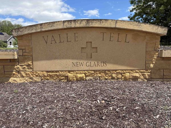 140 Valle Tell Drive, New Glarus, WI 53574