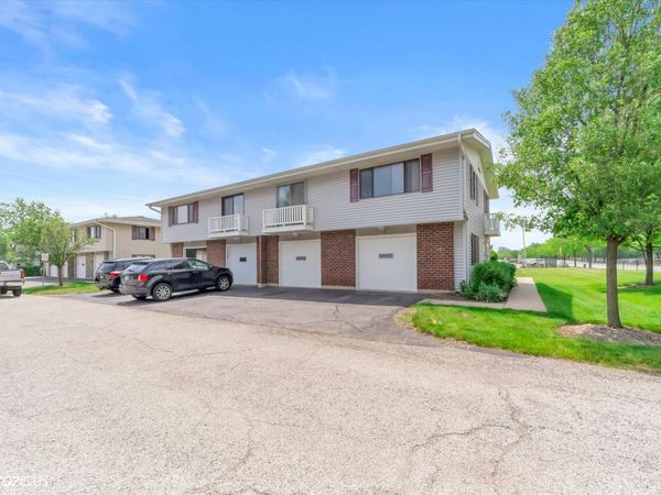 2 Dennis Court , Unit 2, Schaumburg, IL 60193