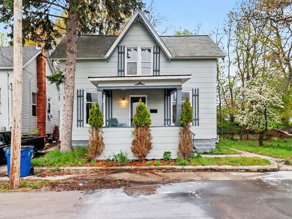 280 6th Avenue, Manistee, MI 49660