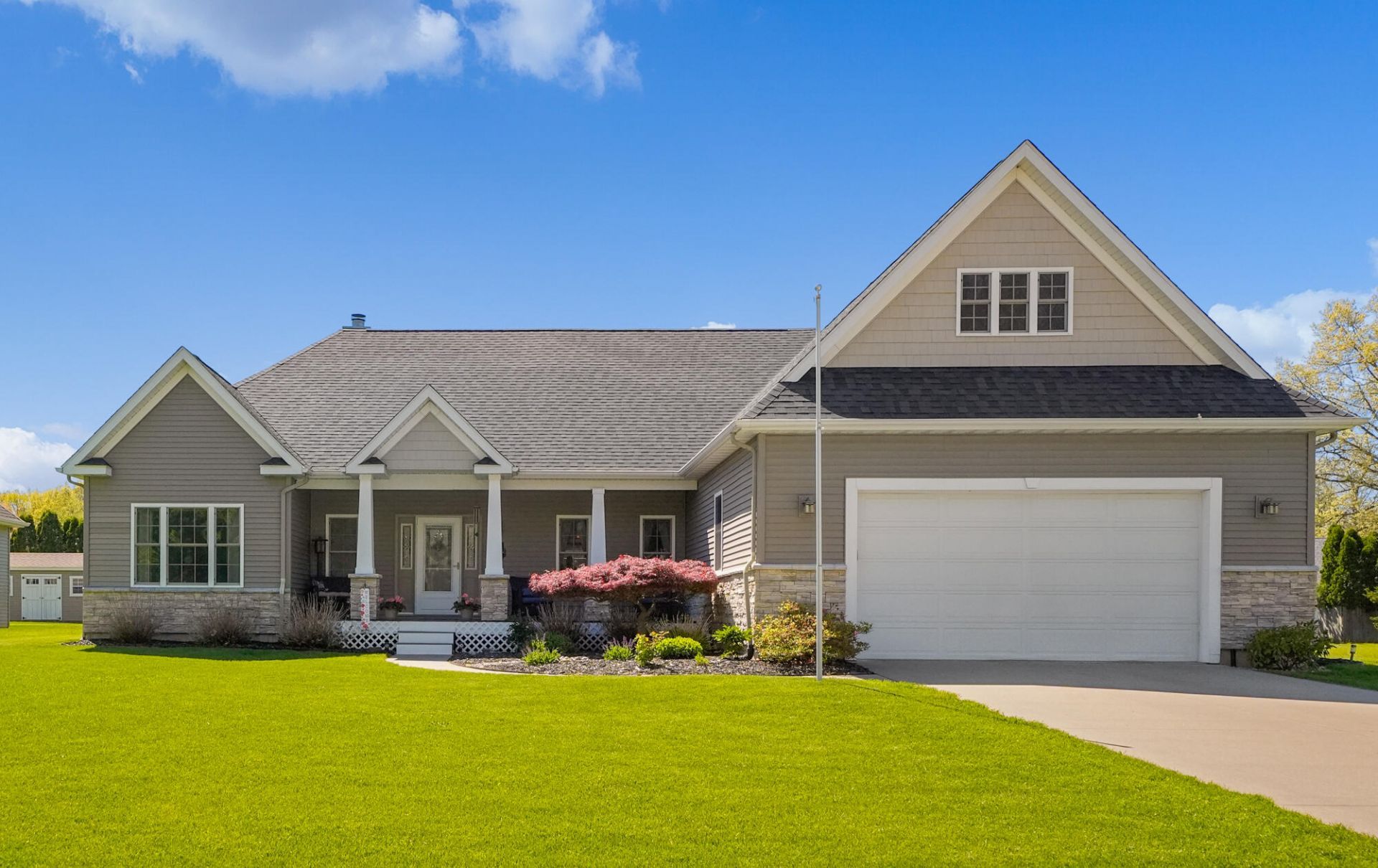 4960 Pheasant Way, Stevensville, MI 49127 Main Photo