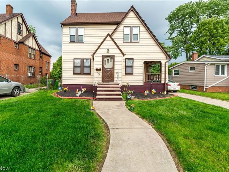 18701 Meredith Avenue, Euclid, OH 44119 Photo 1