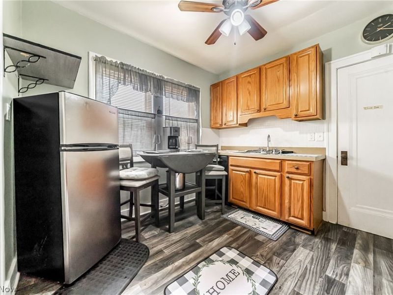 18701 Meredith Avenue, Euclid, OH 44119 Photo 12
