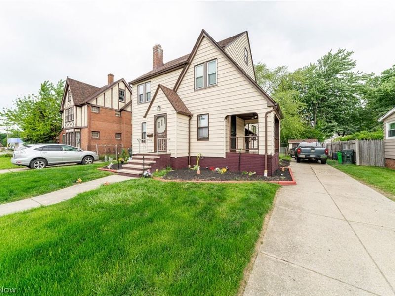 18701 Meredith Avenue, Euclid, OH 44119 Photo 2