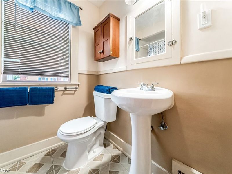 18701 Meredith Avenue, Euclid, OH 44119 Photo 27