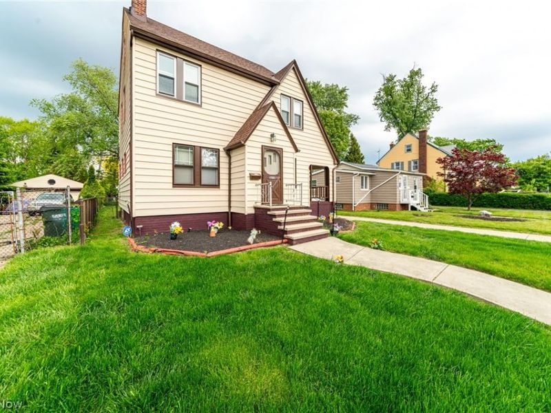18701 Meredith Avenue, Euclid, OH 44119 Photo 3