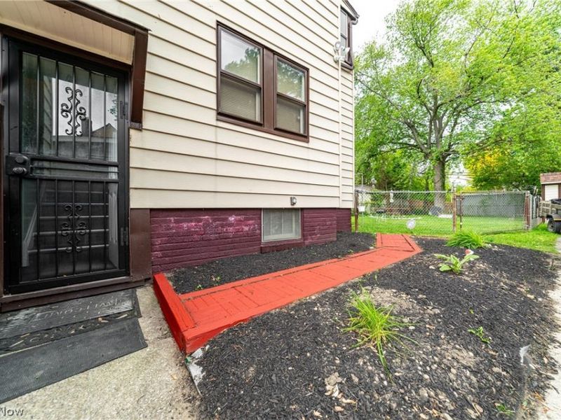 18701 Meredith Avenue, Euclid, OH 44119 Photo 35