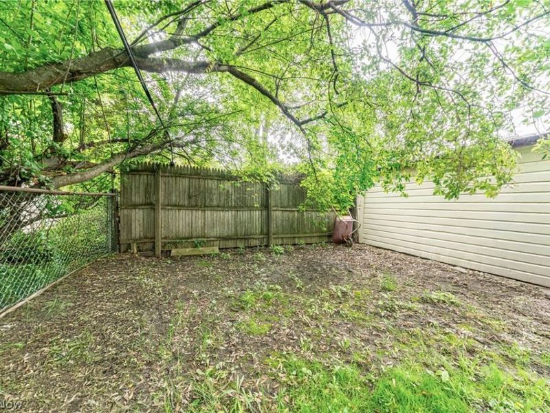 18701 Meredith Avenue, Euclid, OH 44119 Photo 38