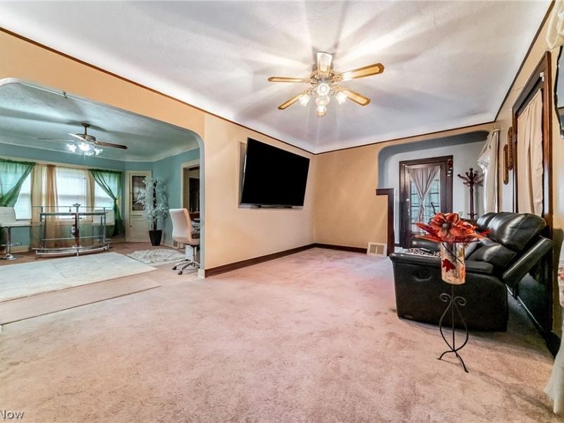 18701 Meredith Avenue, Euclid, OH 44119 Photo 9