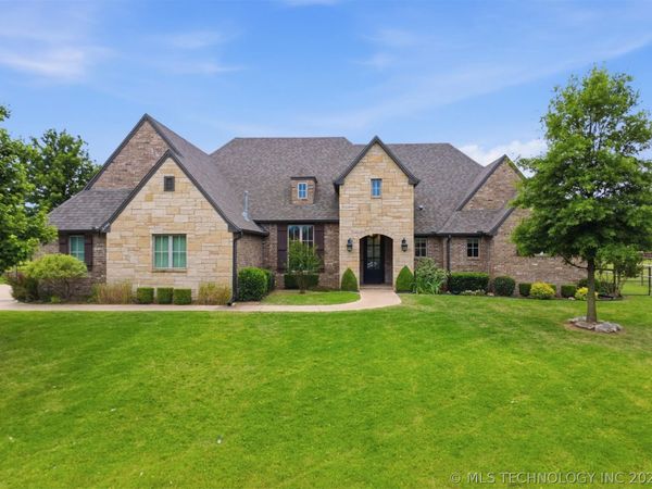 19746 E 70th Street North, Owasso, OK 74055