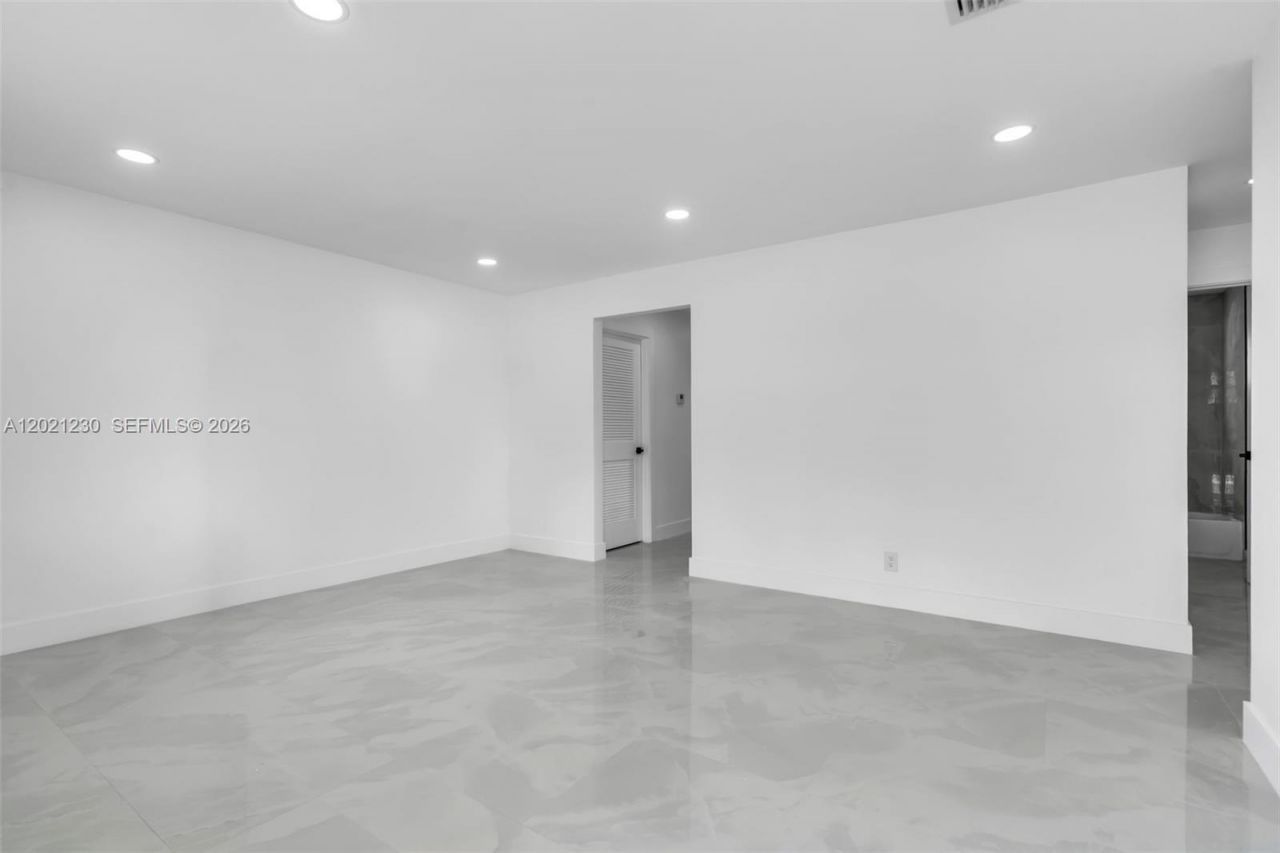 821 SW 7th Ave , Unit 2, Hallandale Beach, FL 33009 Photo