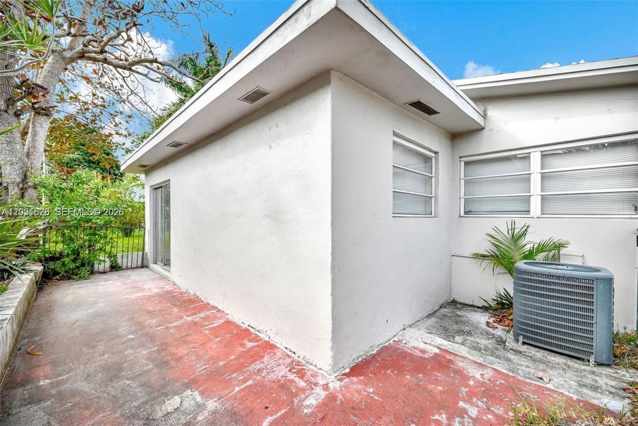 11812 NE 14th Ave, Unit 11810, Miami, FL 33161 Photo