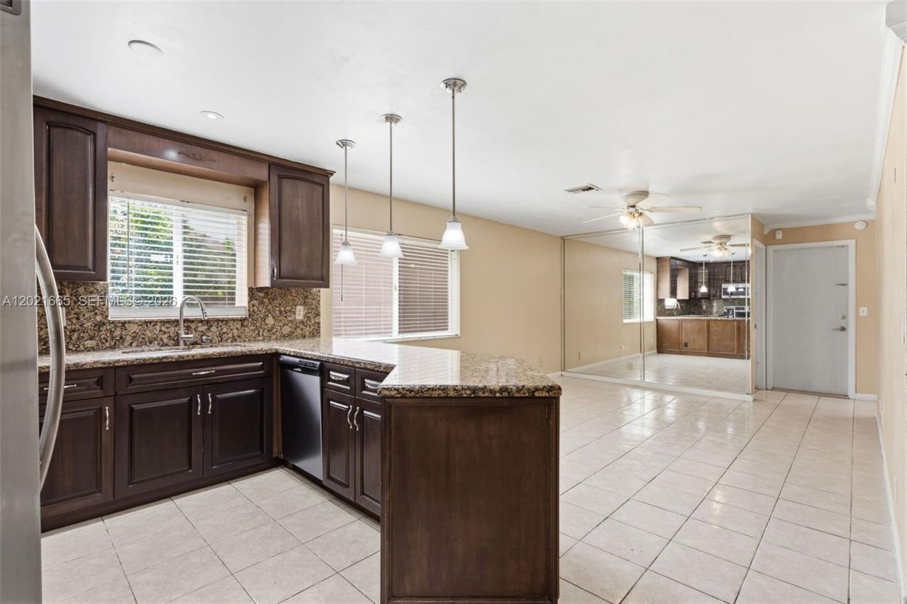 8801 SW 9th Ct, Pembroke Pines, FL 33025 Photo