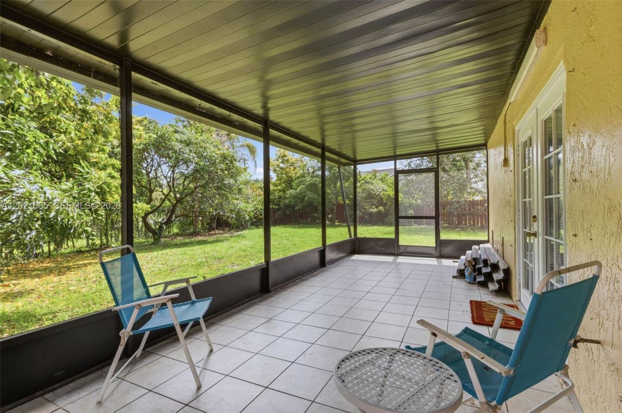 8801 SW 9th Ct, Pembroke Pines, FL 33025 Photo