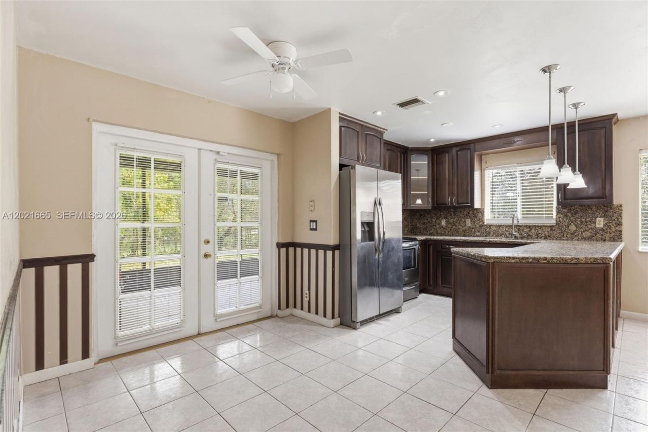 8801 SW 9th Ct, Pembroke Pines, FL 33025 Photo