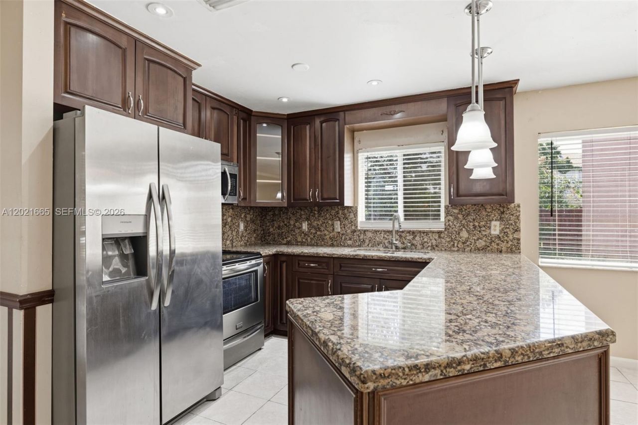 8801 SW 9th Ct, Pembroke Pines, FL 33025 Photo