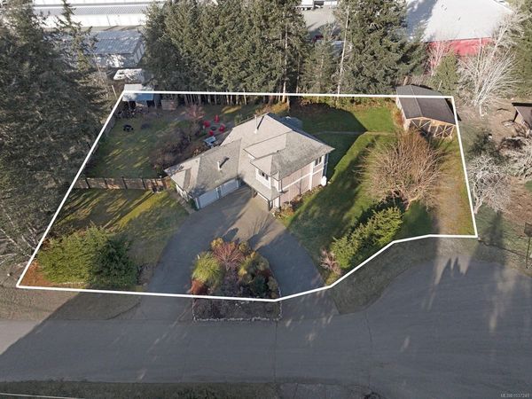 1669 Essex Pl , Comox, BC V9M 4C6