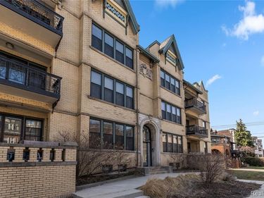 615 W Hancock Street , Detroit, MI 48201