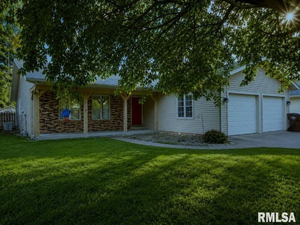 1213 PINE Lane, Auburn, IL 62615