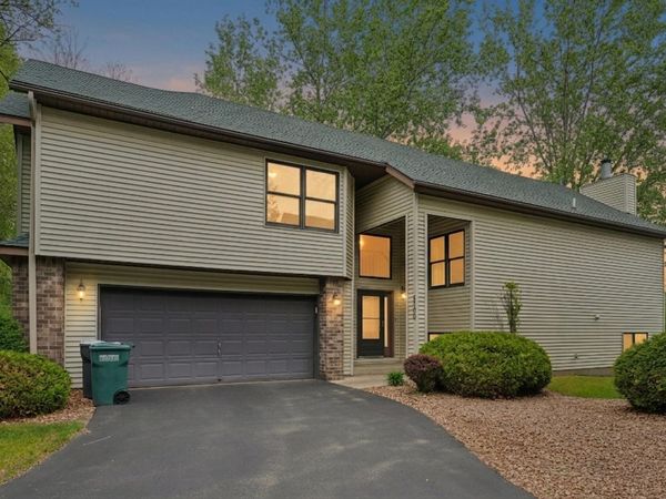 5700 Willow Trail , Shoreview, MN 55126