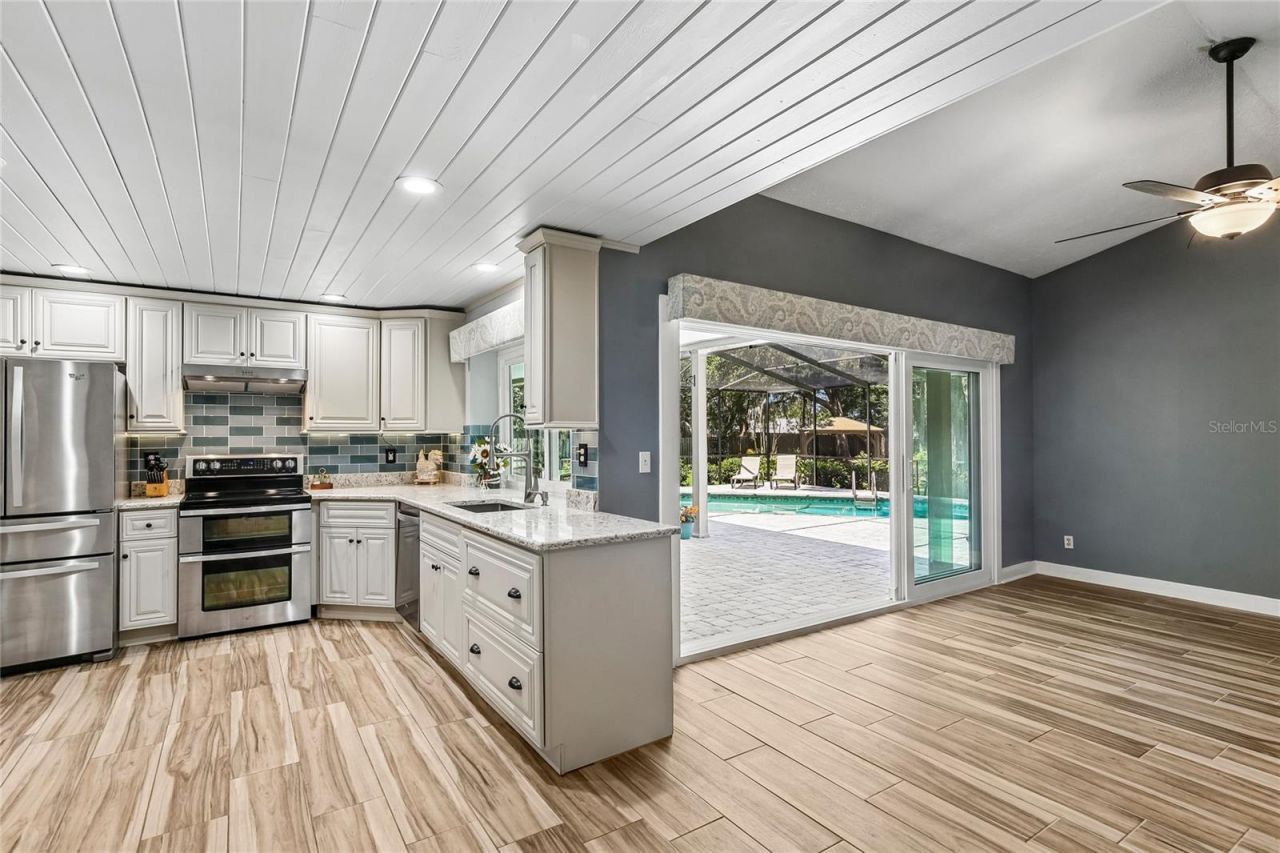2754 Buckhorn Oaks Drive , Valrico, FL 33594 Photo