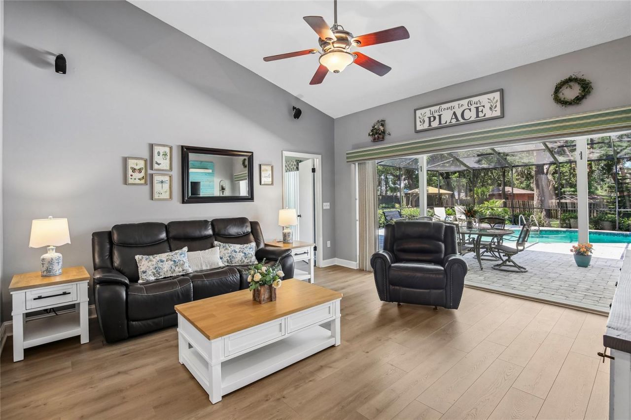 2754 Buckhorn Oaks Drive , Valrico, FL 33594 Photo