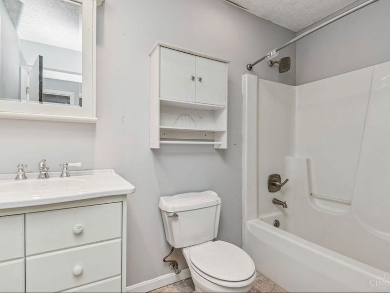 6114 Taylor, Blanchester, OH 45107 Photo 12