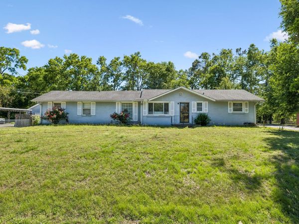 722 Robert Burns Dr , Nashville, TN 37217