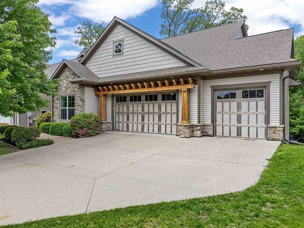 856 Sugar Loaf Circle, Iowa City, IA 52245