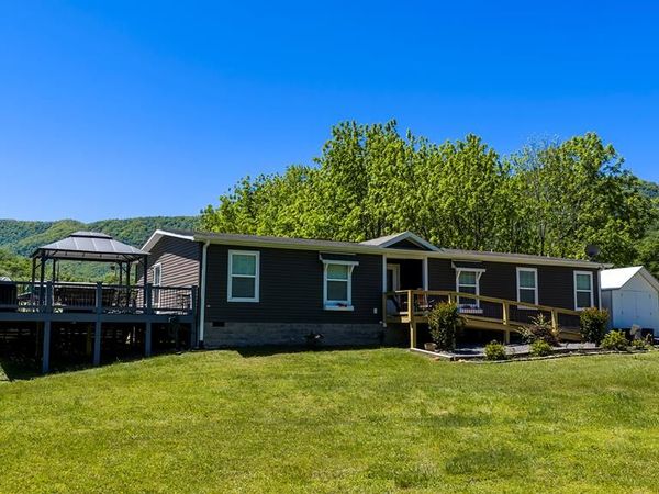 66 School House Drive, Robbinsville, NC 28771